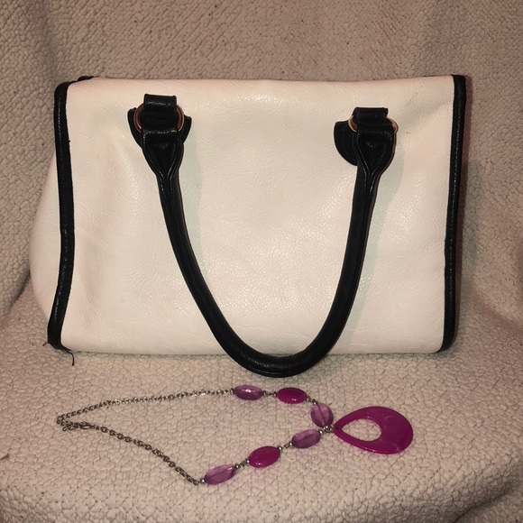 Purse - Picture 2 of 3